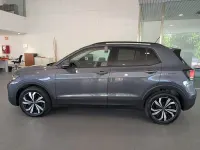 Usado VW T-Cross Life 116 CV (85 kW) 2024 Gris / plata SUV