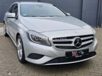Usado Mercedes A200 Urban 156 CV (114 kW) 2013 Gris / plata Berlina