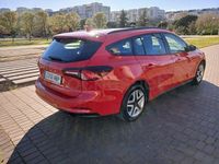Usado Ford Focus Trend 120 CV (88 kW) 2023 Rojo Familiar