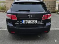 Käytetty Toyota Avensis Advance 126 HP (92 kW) 2010 Violetti Farmari