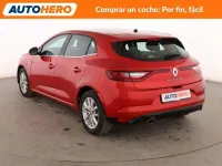 Usado Renault Mégane III Zen 132 CV (97 kW) 2016 Rojo Berlina