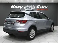 Usado Seat Arona Style 110 CV (80 kW) 2022 Gris / plata SUV