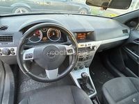 Usado Opel Astra GTC Cosmo 100 CV (73 kW) 2006 Blanco Berlina