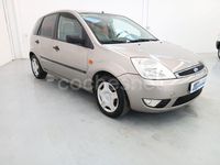 Usado Ford Fiesta Ghia 80 CV (58 kW) 2002 Gris / plata Berlina