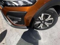 Usado Dacia Sandero 94 CV (69 kW) 2022 Naranja Utilitario