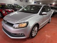 Usado VW Polo Sportline 90 CV (66 kW) 2015 Gris / plata Berlina
