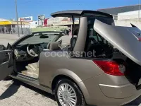 Usado Renault Mégane Cabriolet Dynamique 130 CV (95 kW) 2007 Beige Descapotable