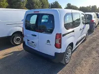 Usado Citroën Berlingo Live 102 CV (75 kW) 2022 Blanco Monovolumen