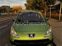 Usado Peugeot 1007 75 CV (55 kW) 2005 Verde Monovolumen
