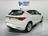 Usado Seat Leon Style 110 CV (80 kW) 2024 Blanco Berlina