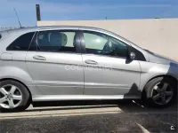 Usado Mercedes B200 140 CV (102 kW) 2008 Gris / plata Monovolumen