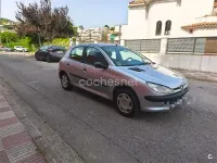 Usado Peugeot 206 75 CV (55 kW) 2004 Gris / plata Berlina