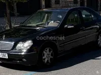 Usado Mercedes C220 Elegance 125 CV (91 kW) 2004 Negro Berlina