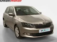 Usado Skoda Fabia Active 90 CV (66 kW) 2016