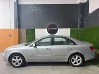 Usado Hyundai Sonata Style 161 CV (118 kW) 2005 Gris / plata Berlina