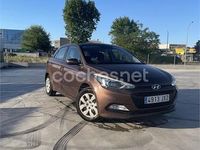 Käytetty Hyundai i20 84 HP (61 kW) 2017 Ruskea Sedan