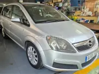 Usado Opel Zafira Cosmo 120 CV (88 kW) 2008 Gris / plata Monovolumen