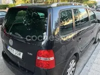 Usado VW Touran Trendline 100 CV (73 kW) 2005 Negro Monovolumen