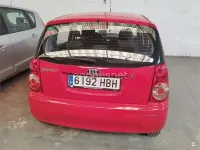 Usado Kia Picanto 62 CV (45 kW) 2011 Rojo Utilitario
