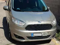 Usado Ford Tourneo Courier Titanium 95 CV (69 kW) 2016 Blanco Monovolumen