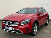 Usado Mercedes GLA180 122 CV (89 kW) 2019 Rojo SUV