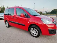 Usado Citroën Berlingo Feel 75 CV (55 kW) 2016 Granate Monovolumen