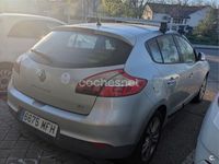 Usado Renault Mégane Dynamique 110 CV (80 kW) 2012 Gris / plata Berlina