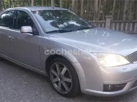 Usado Ford Mondeo Titanium X 155 CV (114 kW) 2005 Gris / plata Berlina