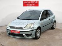 Usado Ford Fiesta Ambiente 70 CV (51 kW) 2004 Gris / plata Utilitario