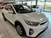 Usado Kia Stonic 84 CV (61 kW) 2023 Blanco SUV