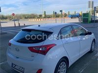 Usado Hyundai i30 90 CV (66 kW) 2015 Blanco Berlina