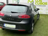 Usado Seat Leon Style 105 CV (77 kW) 2011 Amarillo Utilitario