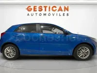 Usado Kia Rio 84 CV (61 kW) 2023 Azul Berlina