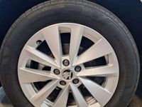 Usado Skoda Scala Ambition 95 CV (69 kW) 2023 Blanco Utilitario