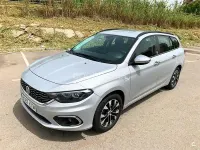 Usado Fiat Tipo Mirror 120 CV (88 kW) 2019 Gris / plata Familiar