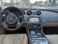 Usado Jaguar XJ Premium Luxury 275 CV (202 kW) 2012 Gris / plata Berlina