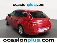 Usado Seat Leon Style 130 CV (95 kW) 2020 Rojo Monovolumen