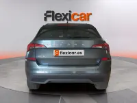 Usado Skoda Kamiq Active 95 CV (69 kW) 2021 Gris SUV