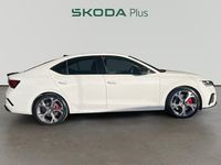 Usado Skoda Octavia RS 245 CV (180 kW) 2021 Blanco