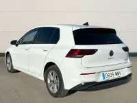 Usado VW Golf VIII Life 111 CV (81 kW) 2024 Blanco Berlina