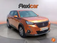 Usado Peugeot 2008 Active 110 CV (80 kW) 2021 Naranja SUV