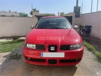 Usado Seat Leon Sport 150 CV (110 kW) 2004 Rojo Utilitario