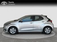 Usado Toyota Yaris Hybrid Active 116 CV (85 kW) 2022 Gris Monovolumen