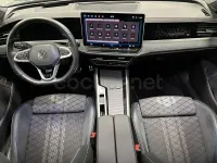 Usado VW Passat R-line 150 CV (110 kW) 2025 Negro Familiar