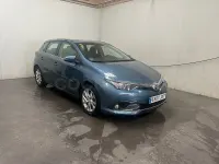 Usado Toyota Auris Active 116 CV (85 kW) 2015 Azul Berlina