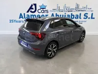 Usado VW Polo R-line 95 CV (69 kW) 2022 Gris / plata Utilitario