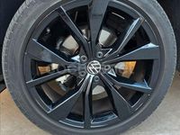 Usado VW Taigo R-line 150 CV (110 kW) 2023 Gris / plata SUV
