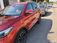 Usado MG ZS Luxury 111 CV (81 kW) 2022 Rojo SUV