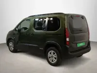 Usado Peugeot Rifter Allure 101 CV (74 kW) 2024 Verde Monovolumen