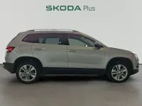 Usado Skoda Karoq Ambition 115 CV (84 kW) 2021 Gris plata SUV